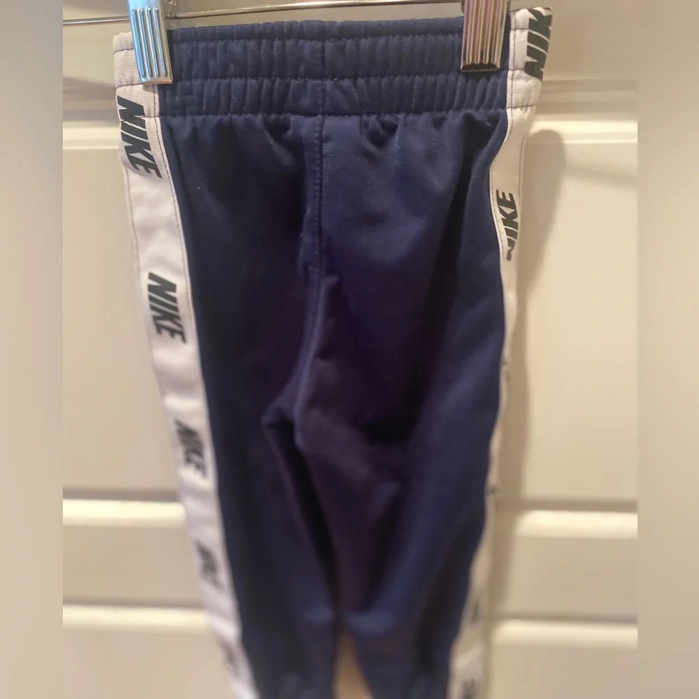 Nike Navy 2 Piece Jogging Set Size 2T
